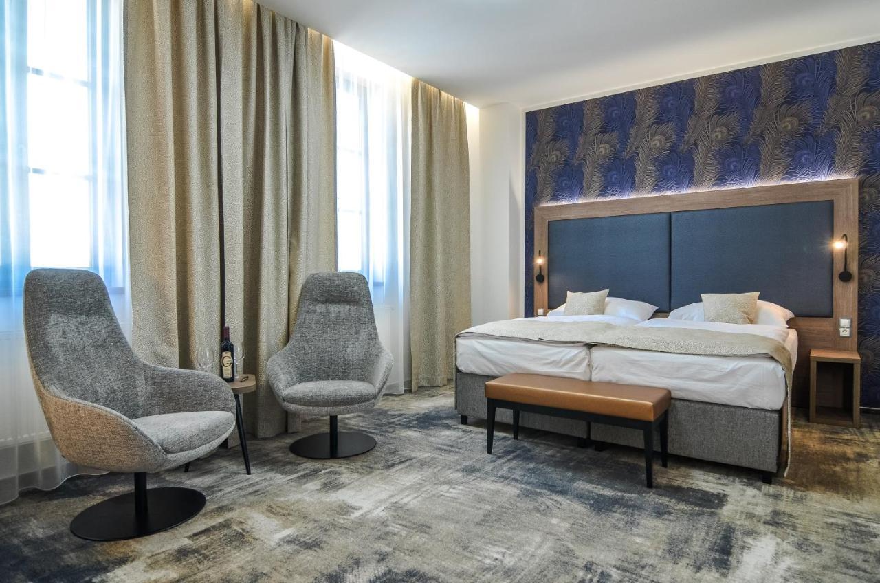 Hotel Galant Мікулов Екстер'єр фото