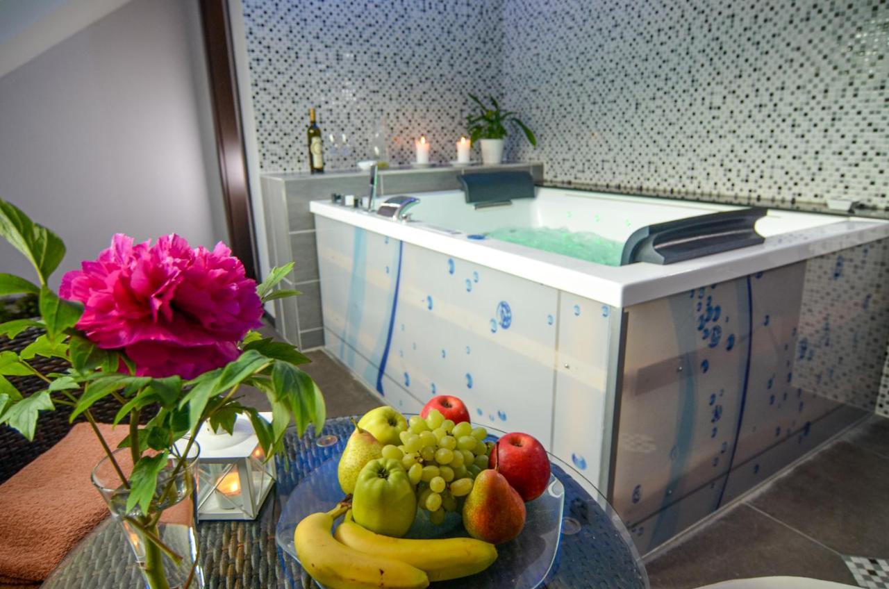 Hotel Galant Мікулов Екстер'єр фото