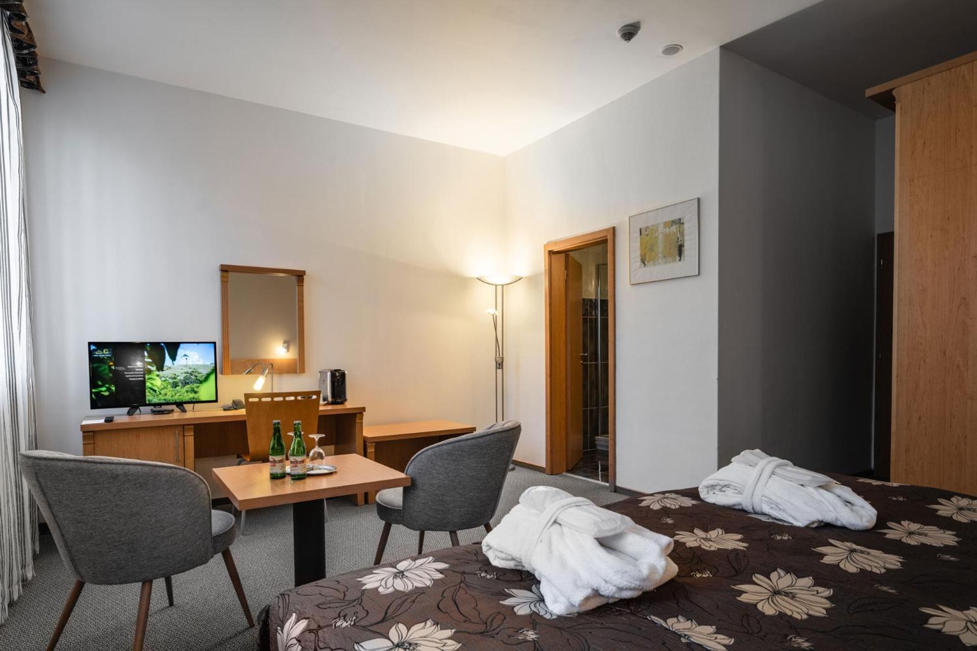 Hotel Galant Мікулов Екстер'єр фото
